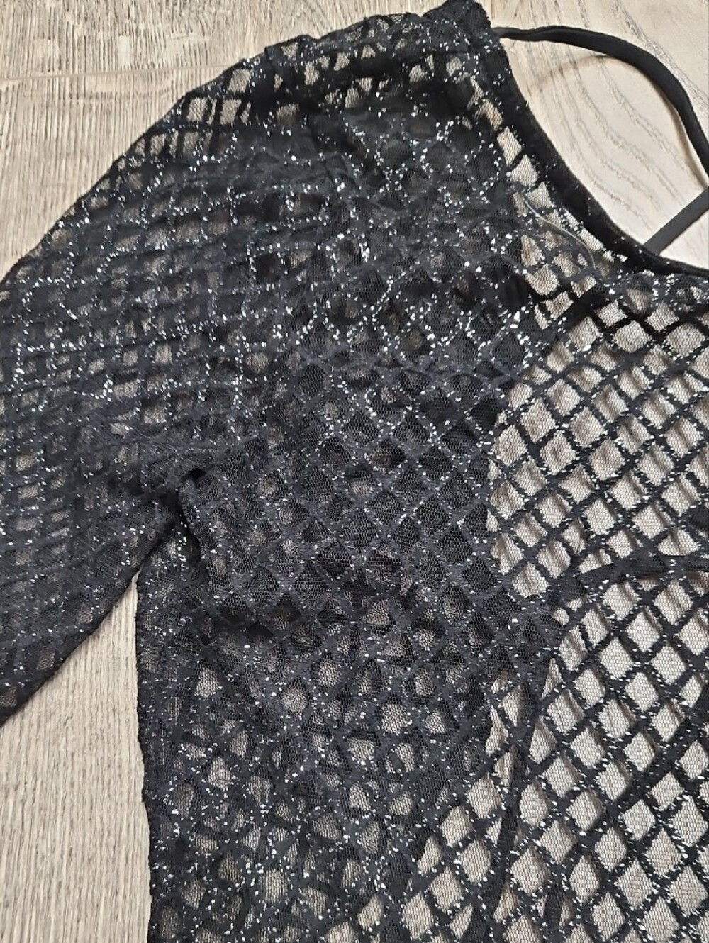 Black Long-Sleeve Lace Crop Top with Tie-Back - Picture 3 of 6